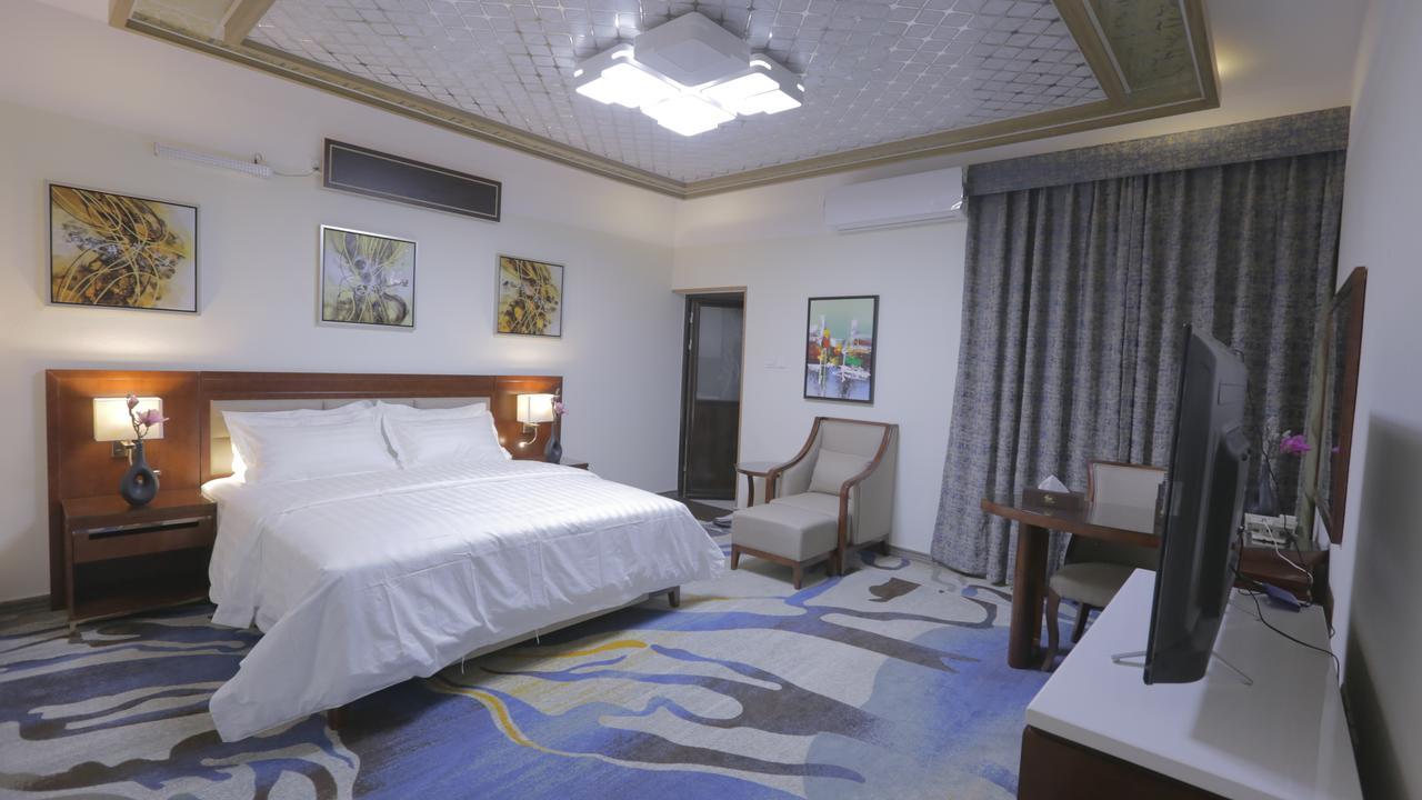 Niyaf Hotel Appartments Khamis Mushait Buitenkant foto